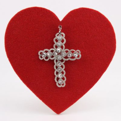 Tatting cross pendant